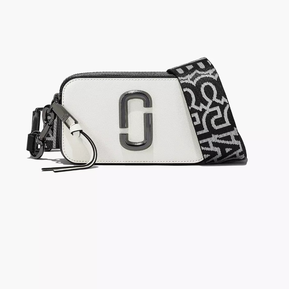 Authentic Marc Jacobs
The Bi-Color J Marc mini bag - Picture 3 of 13